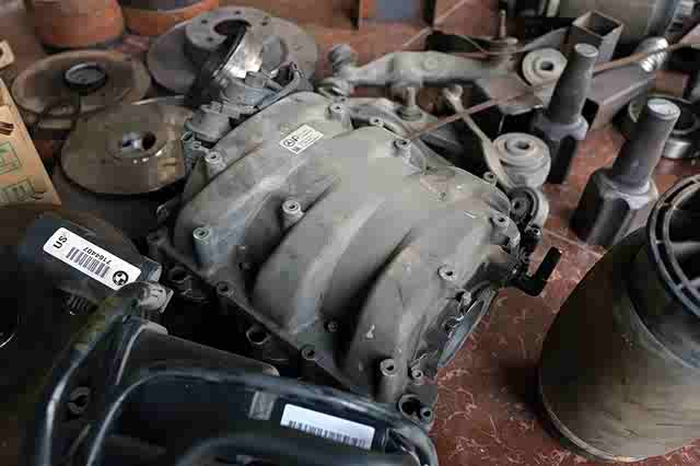 【图】世界第一台法拉利版变形金刚擎天柱诞生